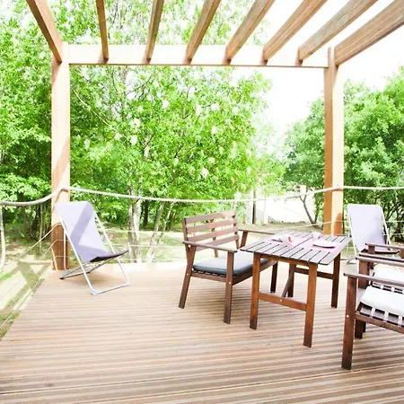 With One Bedroom In Villediparaso With Furnished Terrace 18 Km From The Beach Casa de Férias