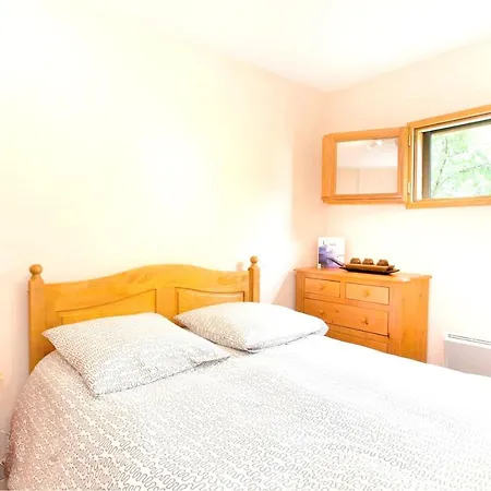 Casa de Férias With One Bedroom In Villediparaso With Furnished Terrace 18 Km From The Beach *