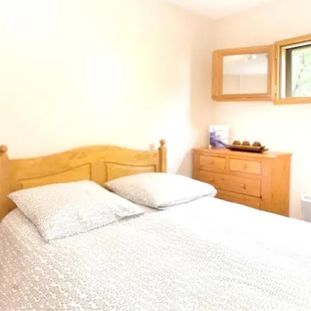 With One Bedroom In Villediparaso With Furnished Terrace 18 Km From The Beach *