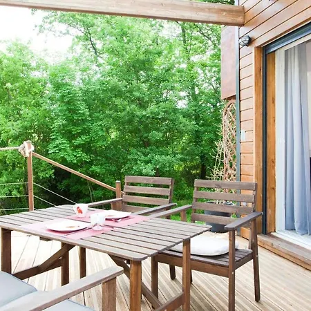 Casa de Férias With One Bedroom In Villediparaso With Furnished Terrace 18 Km From The Beach Ville-di-Paraso