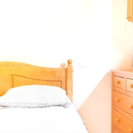 With One Bedroom In Villediparaso With Furnished Terrace 18 Km From The Beach * Ville-di-Paraso