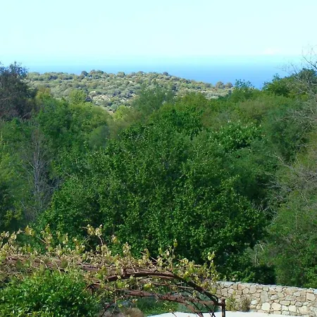 Vakantiehuis With One Bedroom In Villediparaso With Furnished Terrace 18 Km From The Beach